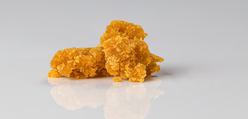 Dab drug cannabis concentrate for dabbing. what to expect for your first time dabbing? shatter, budder weed, and THC concentrate for sale from MMJ Express online dispensary. 