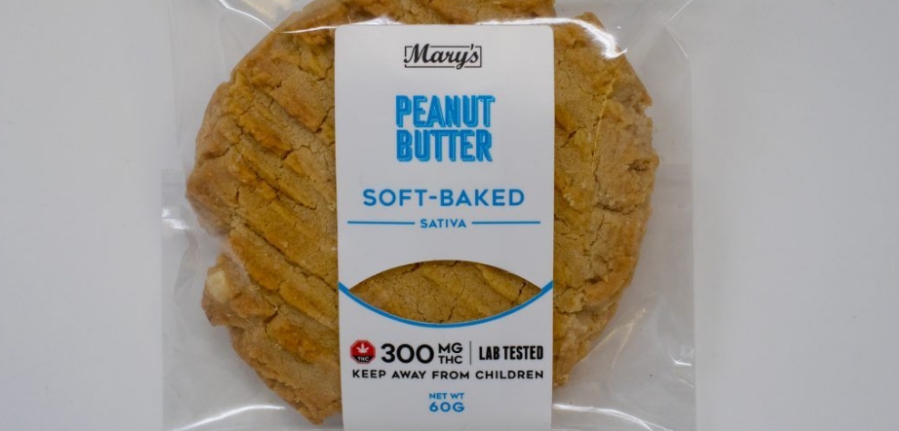 Here is something for anyone with a sweet tooth. Munch on these Mary’s Medibles – Peanut Butter Cookies 300MG (Sativa) and sharpen your focus, improve energy levels, and boost your mood. 