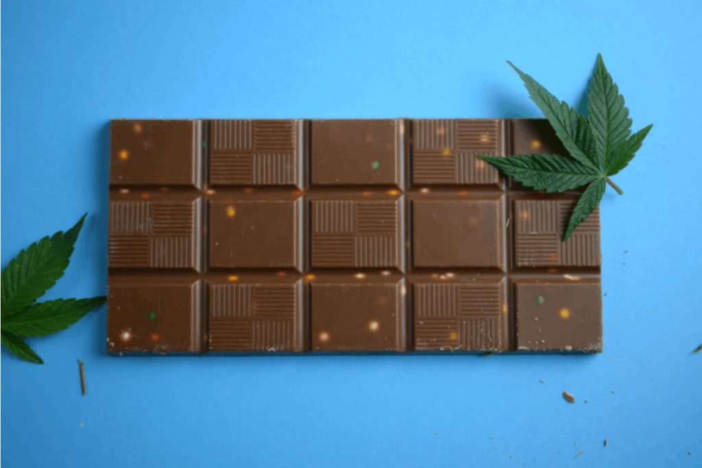 But fortunately for you, this blog post discusses everything you should know about THC chocolate bars and their health benefits. Read along.