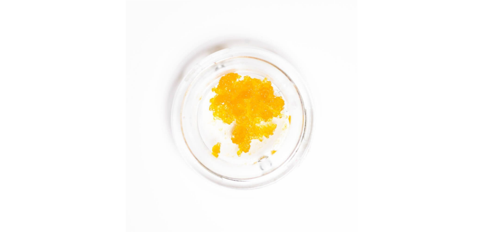 Before understanding the similarities and differences between HTFSE vs live resin, it is important to take a brief look at both of these cannabis products. 