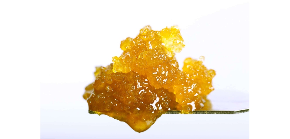 Weed resin is one of the most beloved cannabis products among Canadian stoners. But what is live resin anyway, and why is it so famous? 
