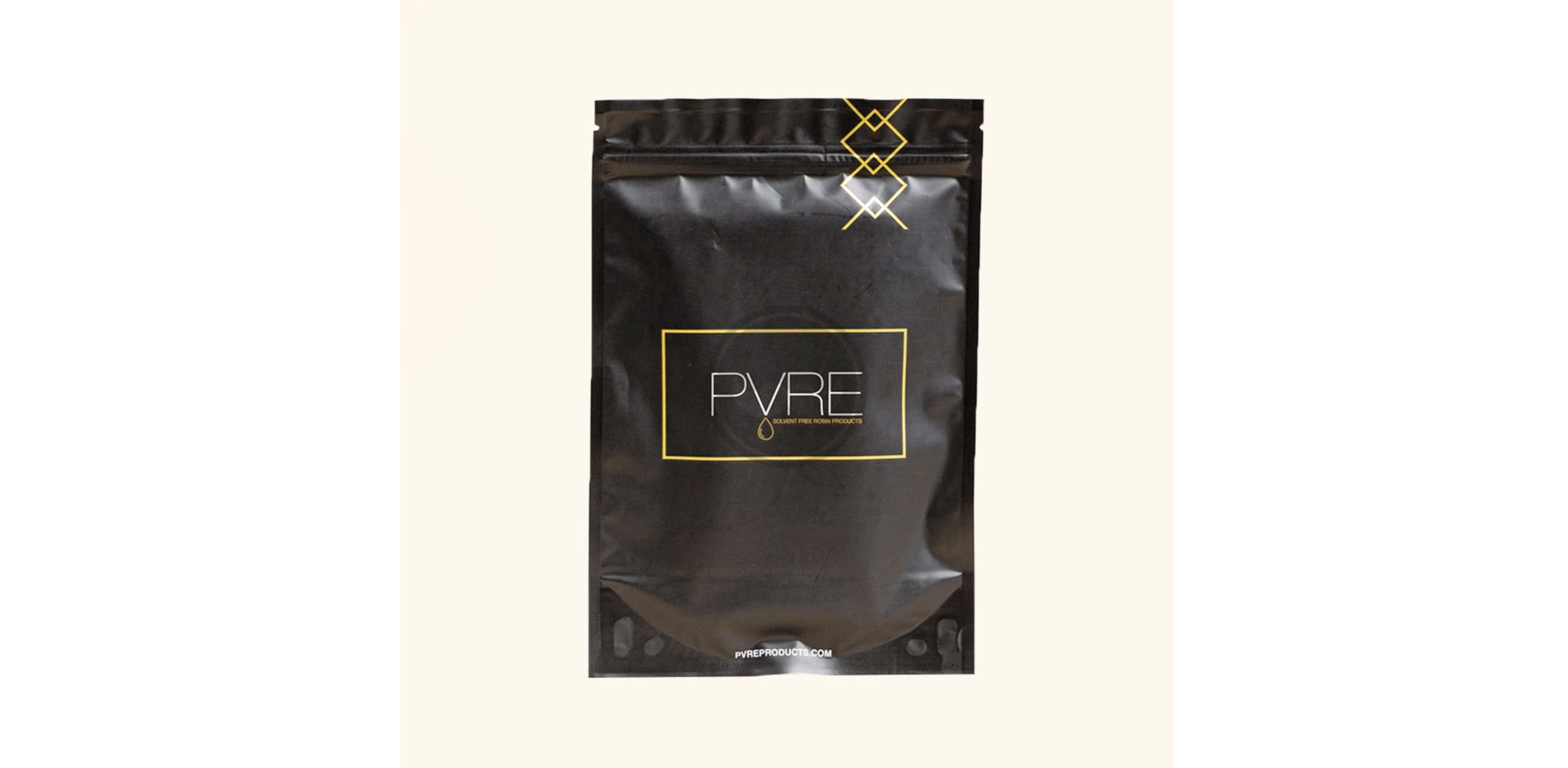 The PVRE Milk Chocolate with Hazelnut Double Dose 1600MG isn't a chocolate bar for the faint. The weed chocolate bar packs quite the punch with each square at 66mg THC. 