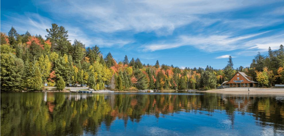 Escape to Algonquin Provincial Park, located in central Ontario, and experience breathtaking natural beauty. 