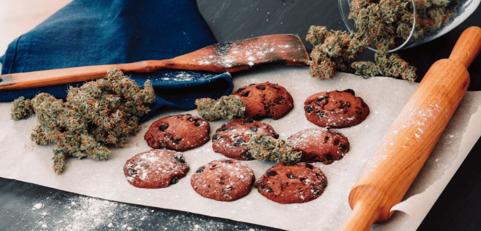 Picture the comfort of baked edibles that whisk you away to nostalgic moments. Our selection features brownies, cookies, and treats that are not only delicious but also capture the essence of BC's cannabis culture. 
