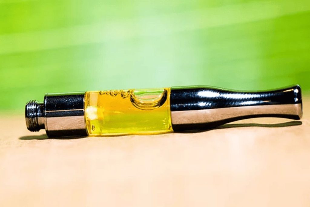 How long a THC cartridge lasts is determined by several variables. This blog discusses why cartridges get depleted fast & how to make them longer.