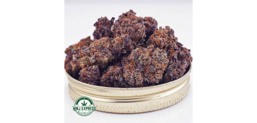 An Indica legend that rules them all? Try the Granddaddy Purple AAAA, an iconic herb and one of the tastiest strong weed strains in Canada. 