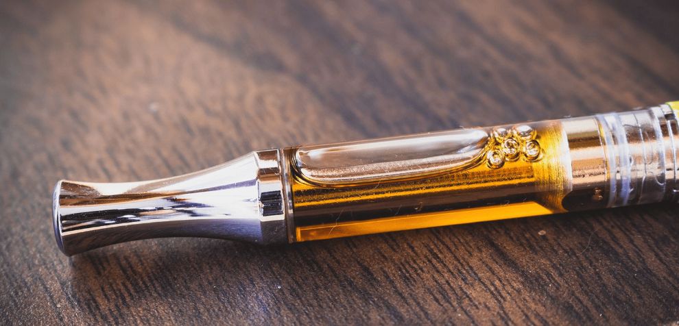 The effects of shatter pens are mind-blowing, but what else can you expect? What does being high on shatter feel like? 