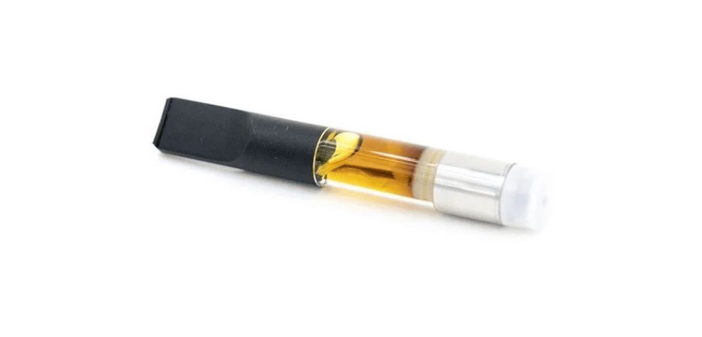 Using a distillate pen in Canada is a breeze and resembles operating any other vape pen.