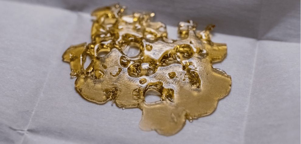 How do you make shatter? Can you make it from the comfort of your home? Will the results be the same as shatter purchased from a cannabis store? How do you even use weed shatter?