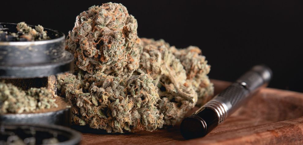 When you first consume Hindu Kush, you will enjoy a soothing sense of physical relaxation that starts in the neck area before spreading to the rest of the body.
